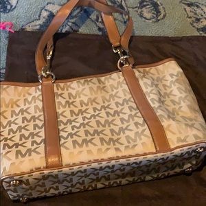 Michale Kors tote